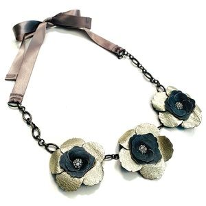 Fossil Gray Flower Rhinestone Necklace